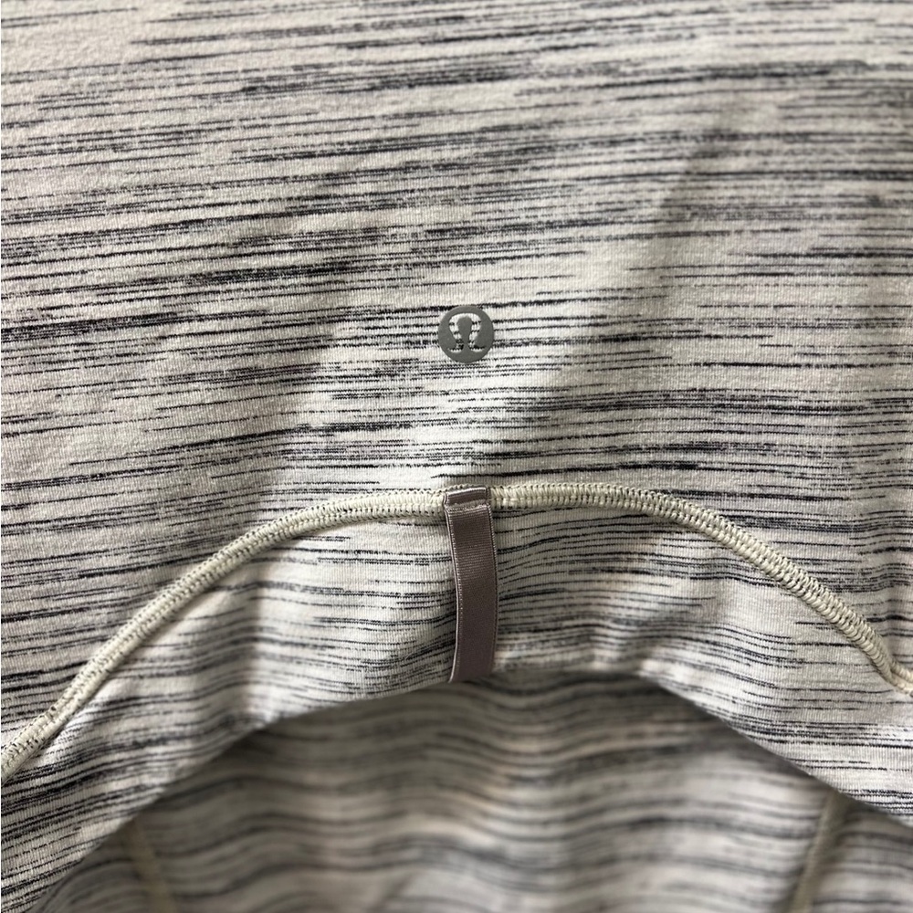 Lululemon Like New Define Jacket Size 6 - image 5